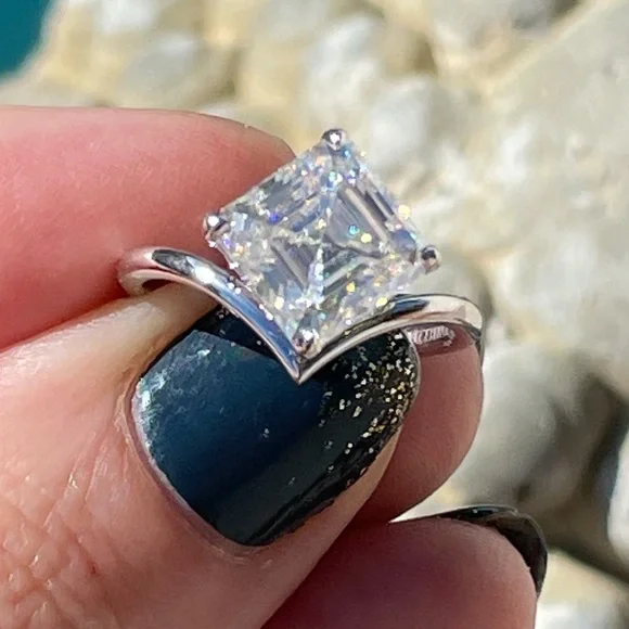 14k White Gold 2.5ct Asscher cut Chevron Ring - Picture 5 of 12